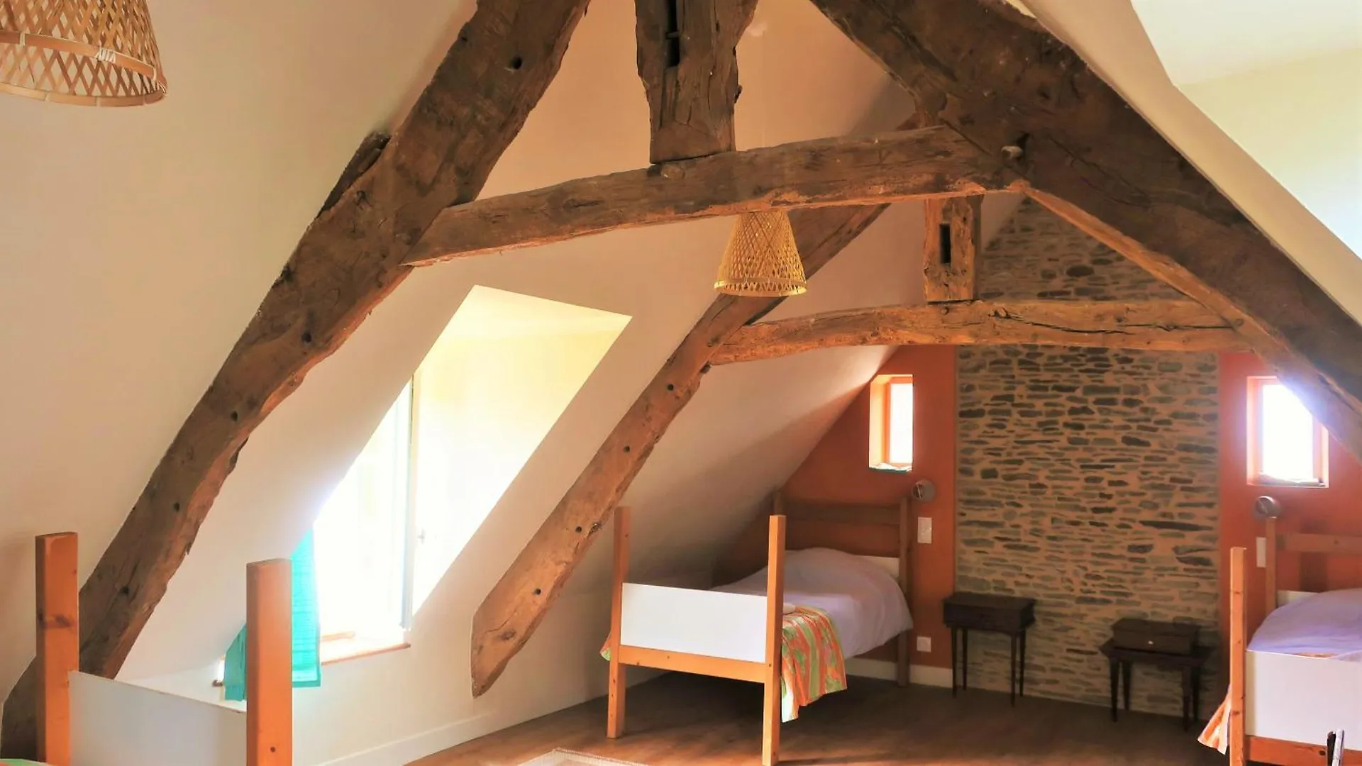 Holiday home La Vieille Foulonniere : Une Maison De Famille Au Coeur De La Campagne Du Mont-Saint-Michel Pontorson France
