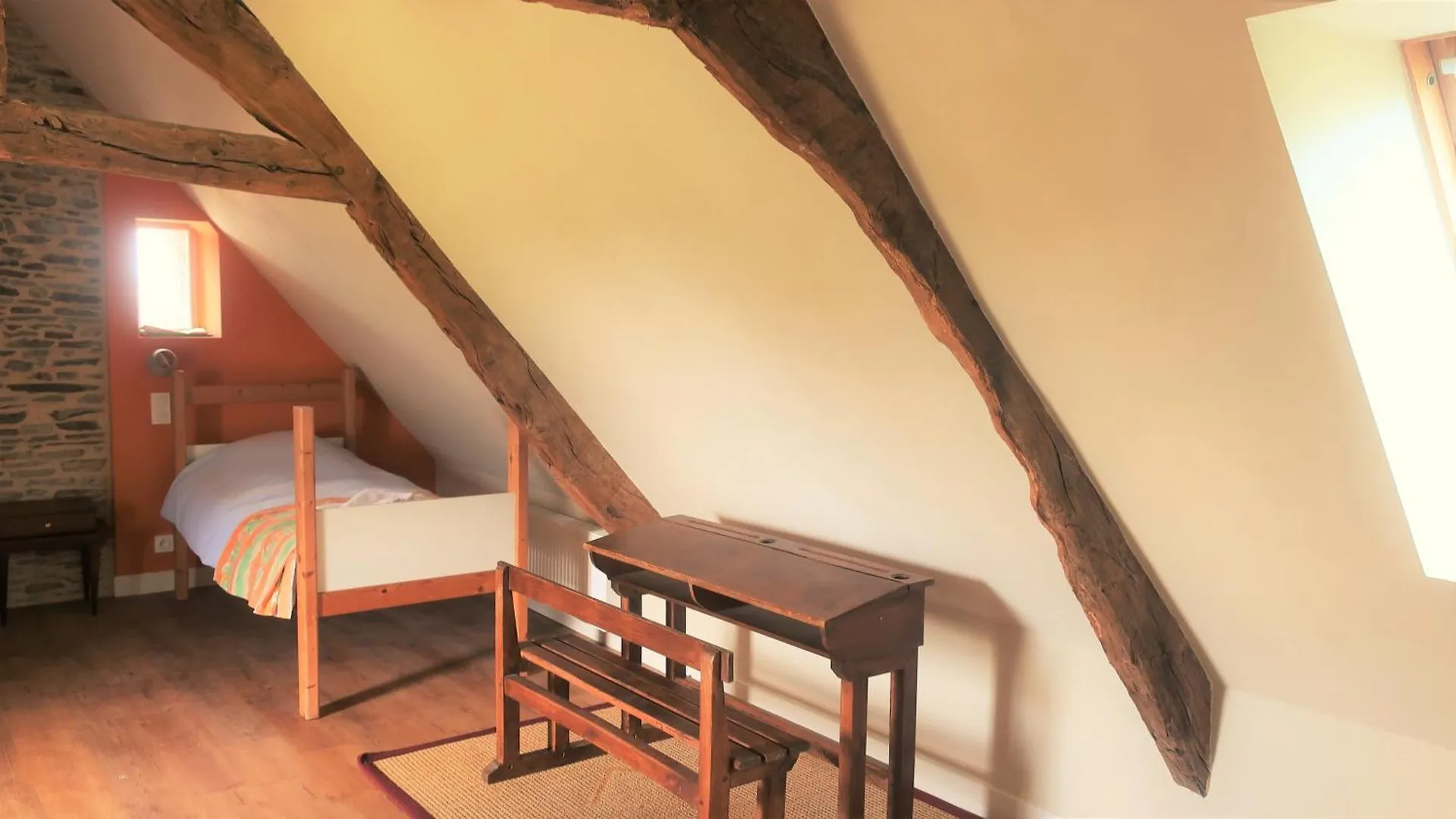 La Vieille Foulonniere : Une Maison De Famille Au Coeur De La Campagne Du Mont-Saint-Michel Pontorson