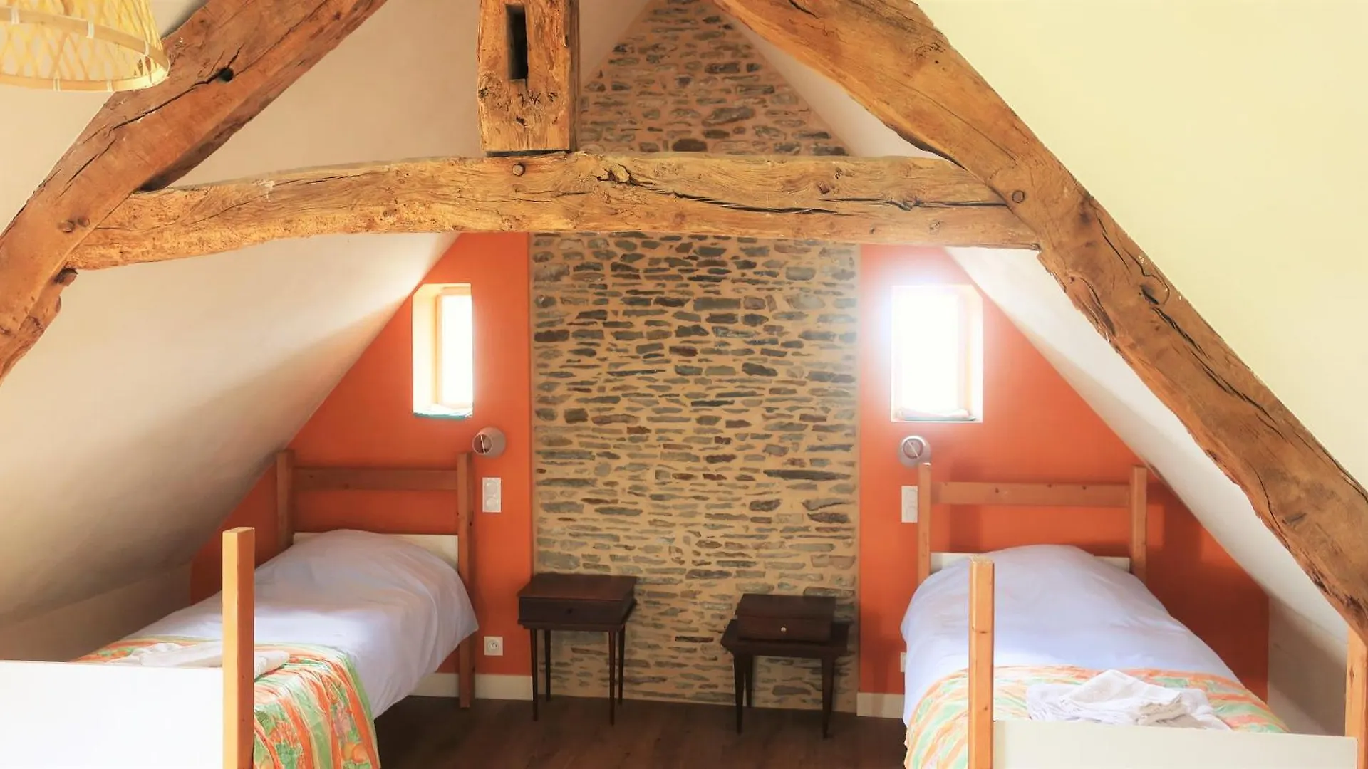 Holiday home La Vieille Foulonniere : Une Maison De Famille Au Coeur De La Campagne Du Mont-Saint-Michel Pontorson