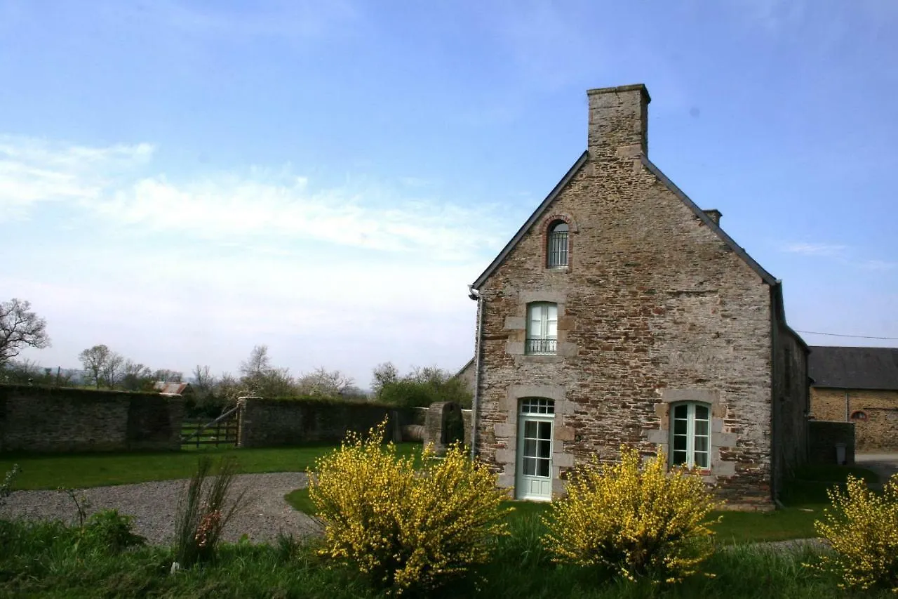 Holiday home La Vieille Foulonniere : Une Maison De Famille Au Coeur De La Campagne Du Mont-Saint-Michel Pontorson France